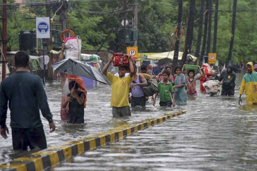 Floods continue causing havoc in Bihar; MeT Dept forecasts heavy rain ...