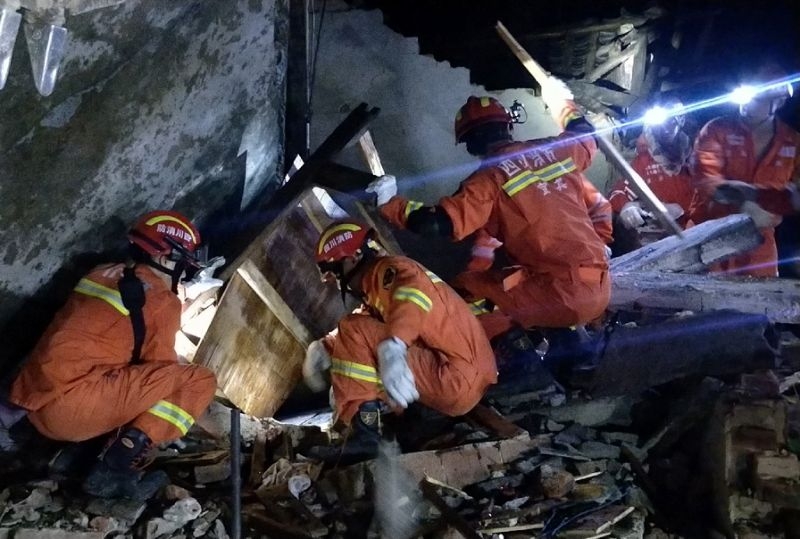 Disastrous temblor in China forces a dozen of people to breath last ...