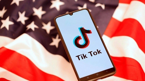 Trump signs executive order to ban TikTok, WeChat - NewsBharati