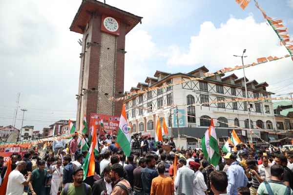 Srinagar City is under massive revamp to be at par with Mumbai, Delhi,  Chandigarh; LG inaugurates newly renovated Polo View Market - Northlines