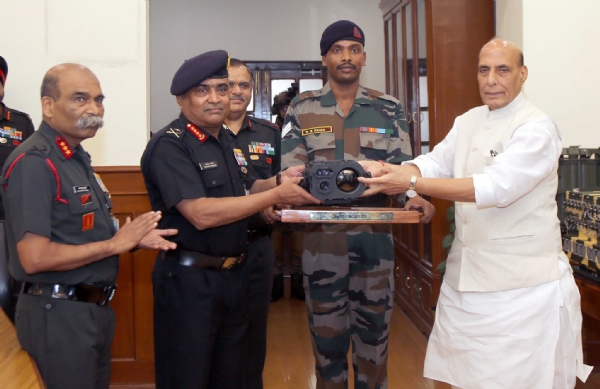 Rajnath SinghRajnath Singh hands over 