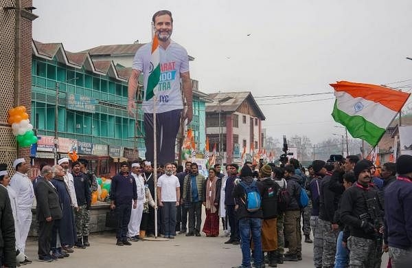 Rahul Gandhi unfurls Tiranga at Srinagar's Lal Chowk