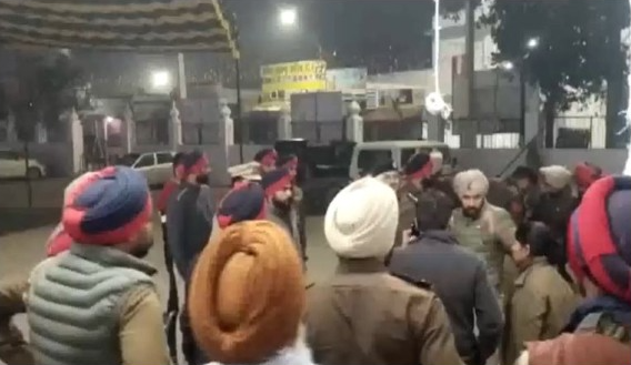 Nihang Sikh Opens Fire At Police Officials Over Gurdwara In Punjab S Kapurthala Policeman