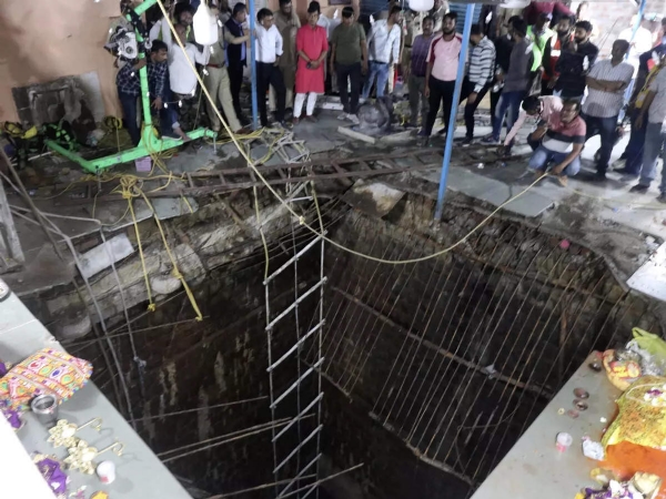 Indore temple stepwell collapse death toll