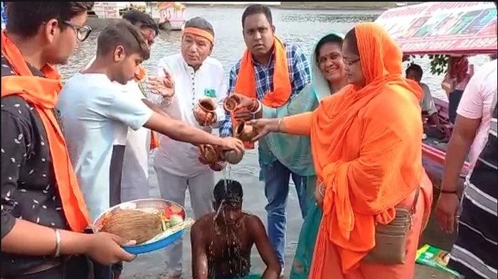 Muslim man converts to Hinduism