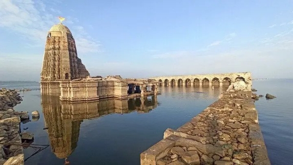 NB Twitter Scan | Palasnath Mandir, a Submerged Heritage That Needs To Be Preserved